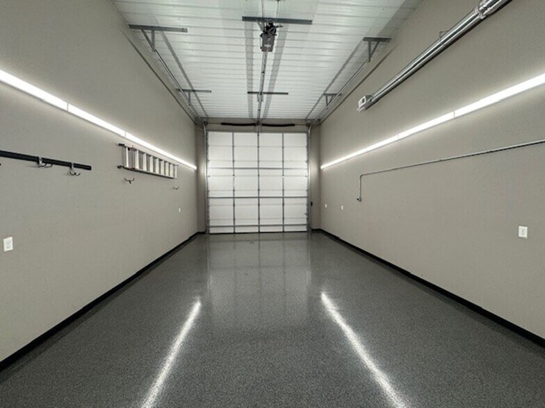 630 Sumpter St, Fort Wayne, IN à louer - Photo de l’immeuble – Image 1 sur 6