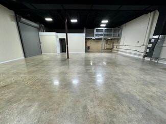 Plus de détails pour 1975 3rd Ave S, Saint Petersburg, FL - Local d'activités à louer