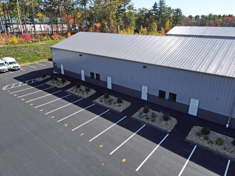 22 Dartmouth Dr, Auburn, NH à louer - Photo de l’immeuble – Image 3 sur 5