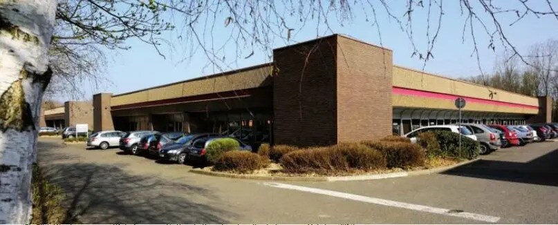 Local d’activités dans Trappes à louer Photo principale– Image 1 sur 2