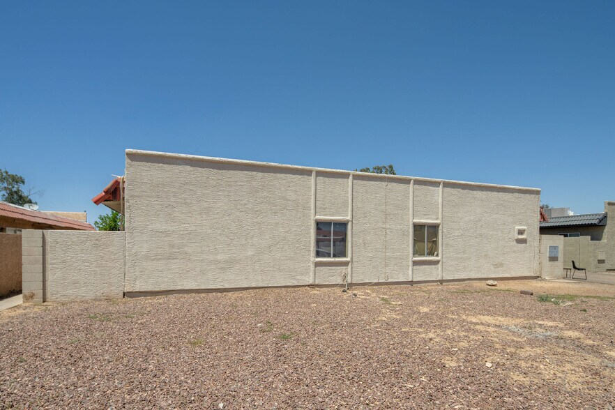 2726 E Tierra Buena Ln, Phoenix, AZ à vendre - Photo de l’immeuble – Image 2 sur 18