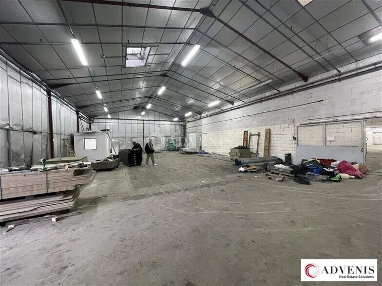 Local d’activités dans VILLENAVE-D'ORNON à louer - Photo de l’immeuble – Image 1 sur 7