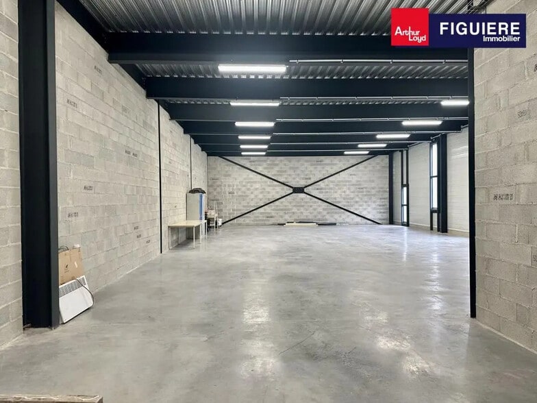 Local d'activités dans Rousset à vendre - Photo intérieure – Image 3 sur 14