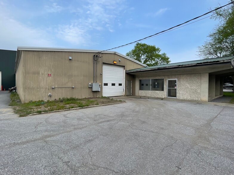 74 Avenue B Ave, Williston, VT à louer - Photo de l’immeuble – Image 2 sur 5