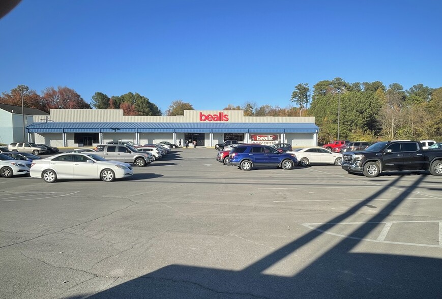 2311 E Morris St, Dalton, GA à louer - Autre – Image 1 sur 14