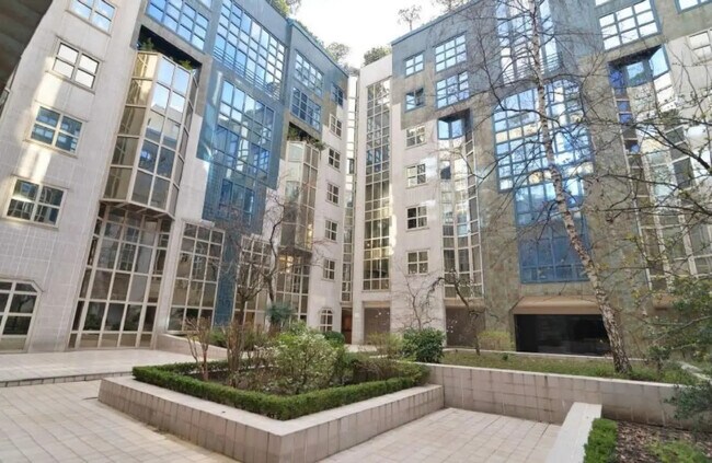 Plus de détails pour Bureau à louer