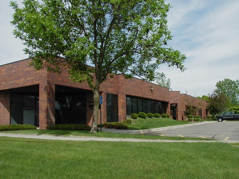 2200-2226 E 117th St, Burnsville, MN à louer - Photo de l’immeuble – Image 2 sur 4