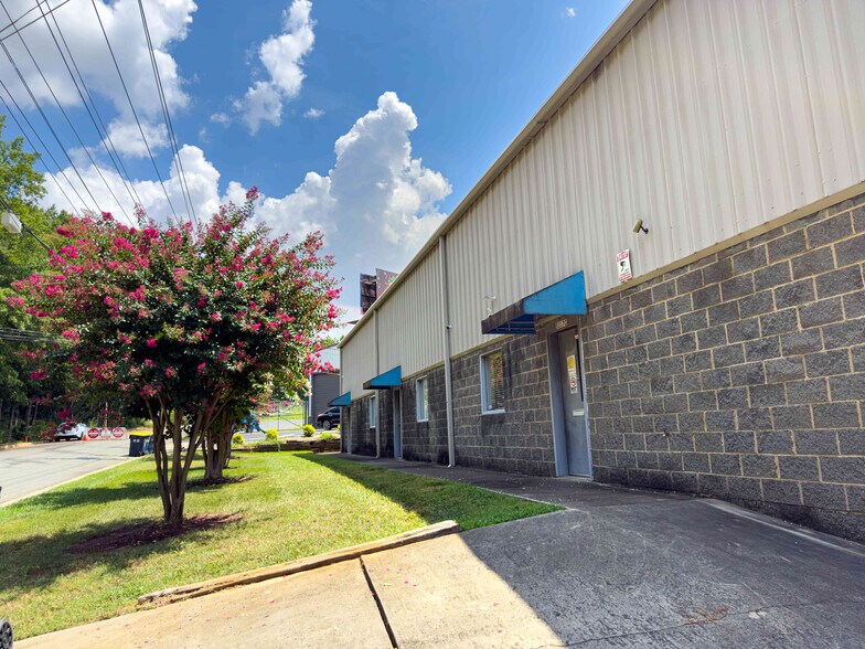 5317 Marshall Air Dr, Charlotte, NC à louer - Photo de l’immeuble – Image 2 sur 5