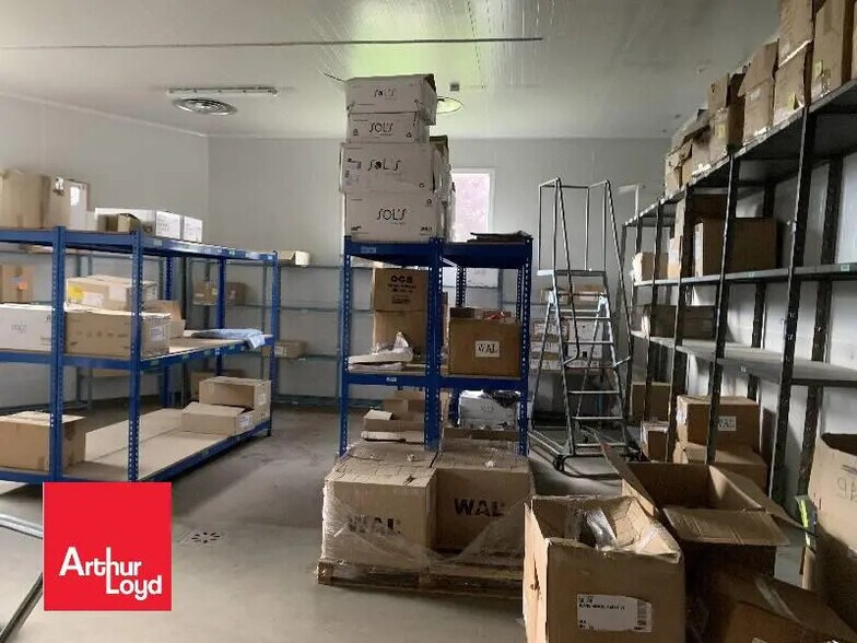 Local d'activités dans Dreux à vendre - Photo de l’immeuble – Image 2 sur 4