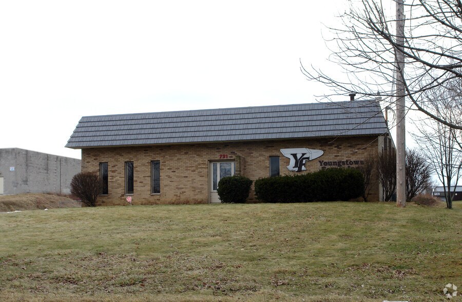 721 Mcclurg Rd, Youngstown, OH à louer - Photo de l’immeuble – Image 3 sur 7