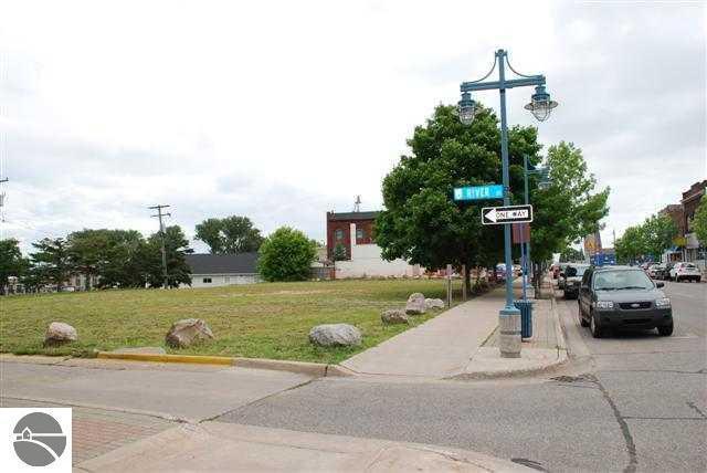 118 W Portage Ave, Sault Sainte Marie, MI à vendre Photo principale– Image 1 sur 4