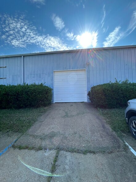 216 Industrial Dr, Ridgeland, MS à vendre - Photo de l’immeuble – Image 3 sur 5