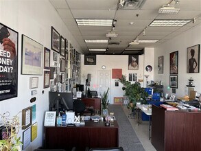 456-488 Hempstead Tpke, West Hempstead, NY à louer Photo intérieure– Image 2 sur 3