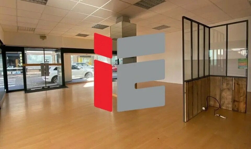 Local commercial dans Lorient à louer - Photo de l’immeuble – Image 1 sur 6