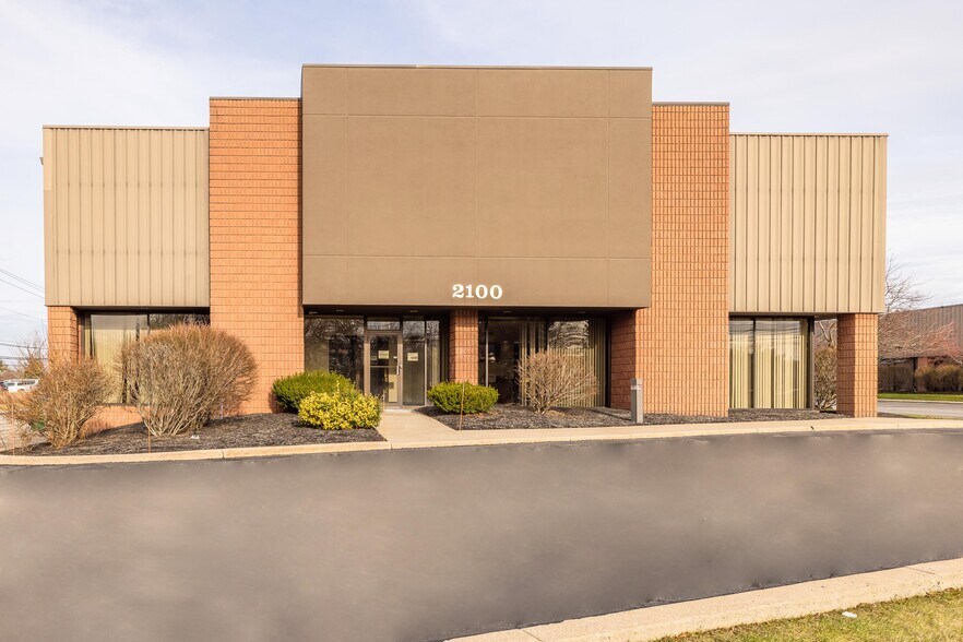 2100 Brighton Henrietta Town Line Rd, Rochester, NY à louer - Photo de l’immeuble – Image 2 sur 19