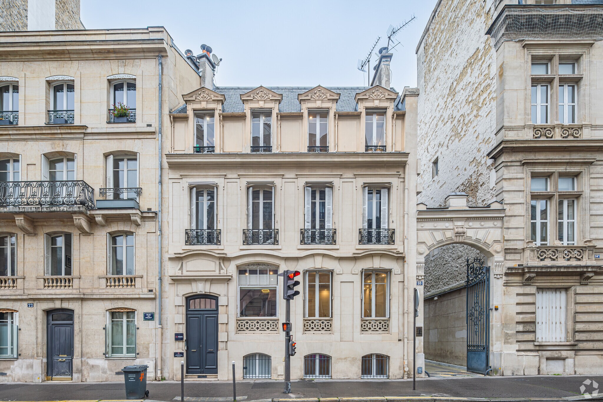 20 Rue De Prony, Paris à louer Photo principale– Image 1 sur 4