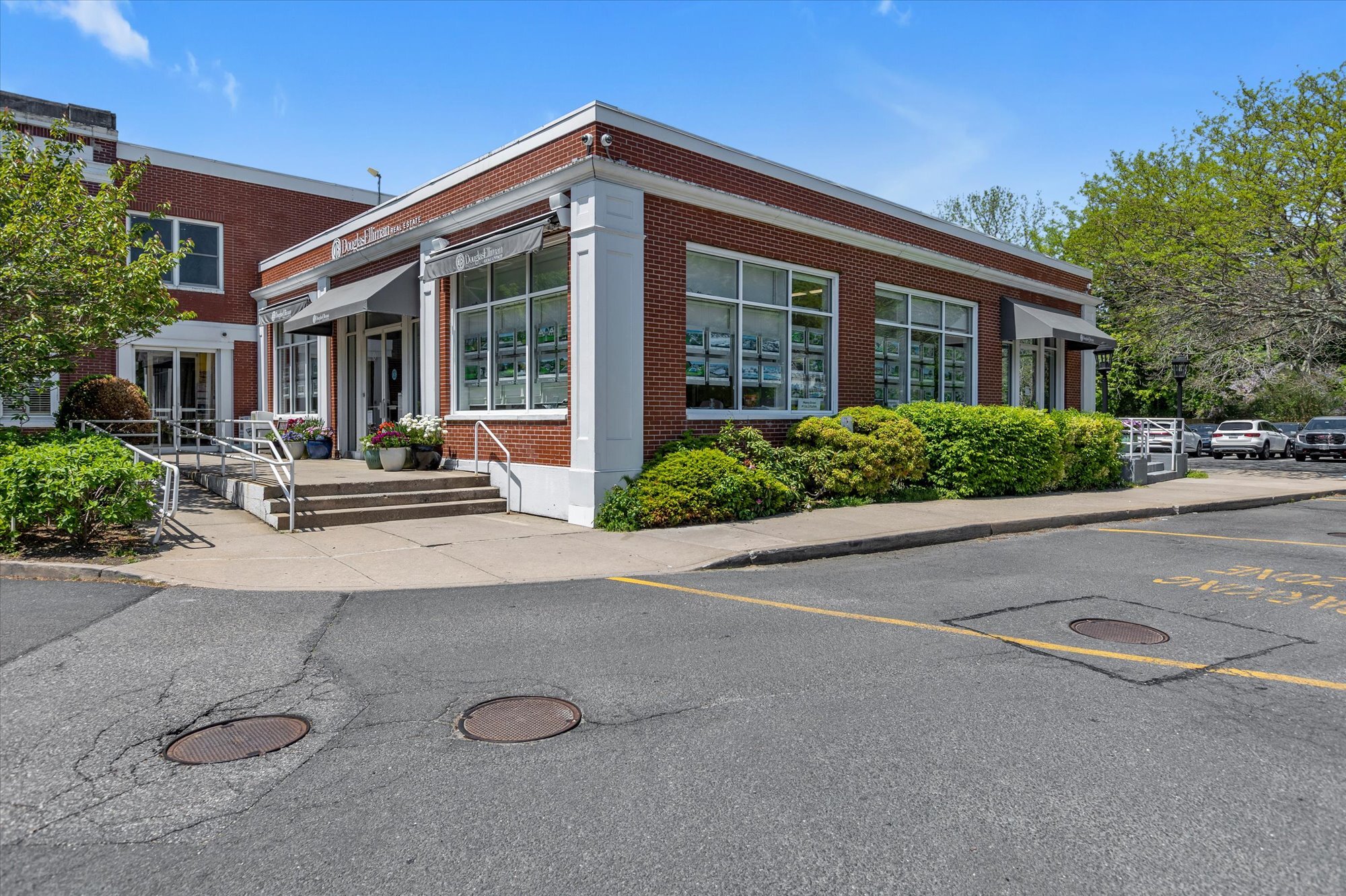 2488 Montauk Hwy, Bridgehampton, NY à louer Photo de l’immeuble– Image 1 sur 31