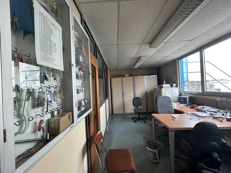 Local d'activités dans Fresnoy-le-Grand à vendre - Photo de l’immeuble – Image 3 sur 9