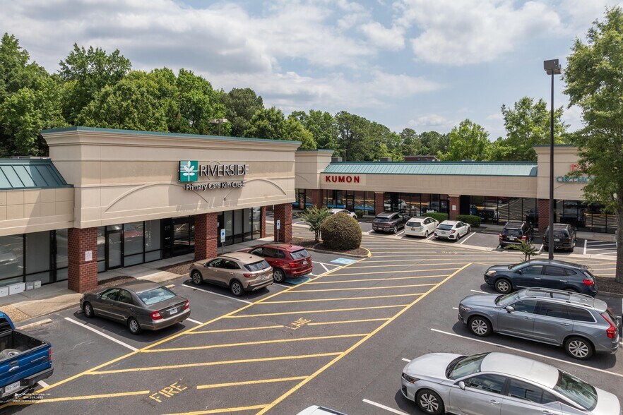 101-211 Village Ave, Yorktown, VA à louer - Photo de l’immeuble – Image 3 sur 6