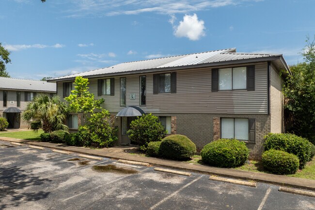 Plus de détails pour 1857 Atwood Dr, Pensacola, FL - Logement à vendre