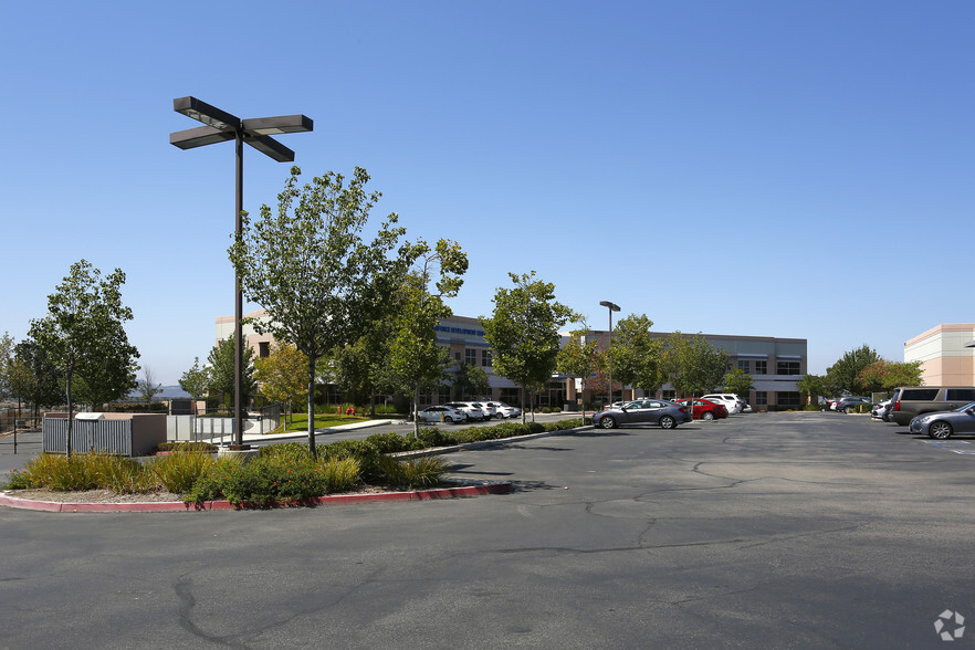 30111 Technology Dr, Murrieta, CA à louer - Photo de l’immeuble – Image 3 sur 11