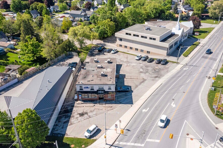 116 Guelph St, Halton Hills, ON à vendre - Photo de l’immeuble – Image 2 sur 12