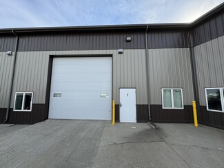 Plus de détails pour 3300-3304 Hamilton St, Bismarck, ND - Industriel/Logistique à louer