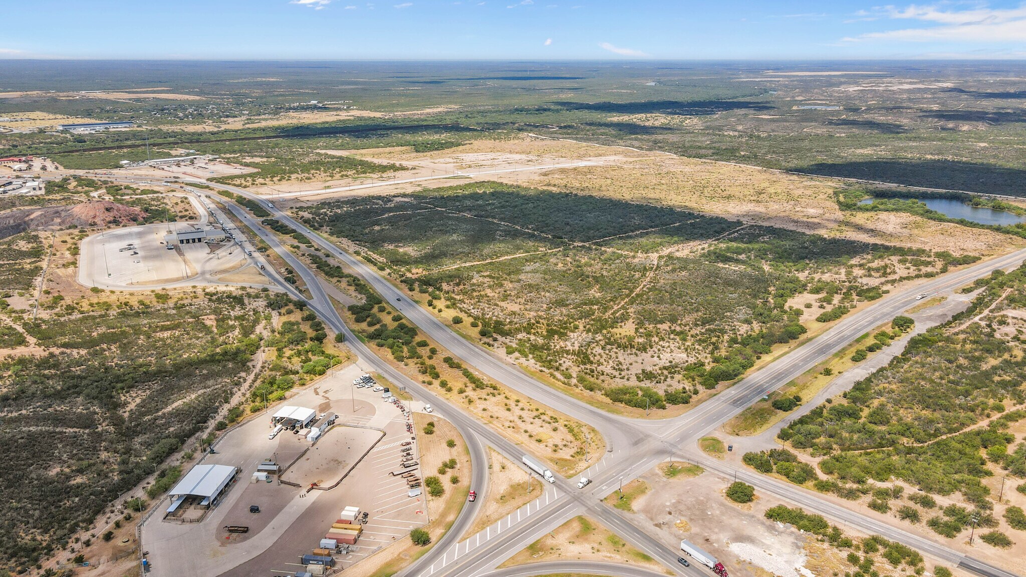 202 TX-255, Laredo, TX à vendre Photo de l’immeuble– Image 1 sur 12