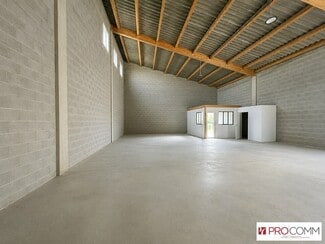 Plus de détails pour Local d'activités à louer