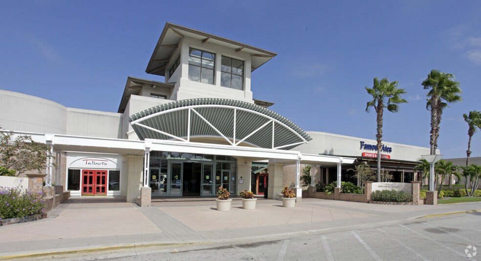 6200 20th St, Vero Beach, FL à louer - Photo principale – Image 1 sur 6