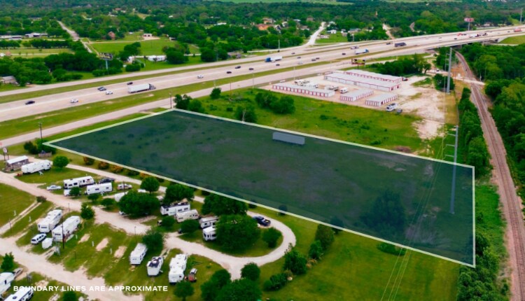 18605 N Interstate 35, Bruceville, TX à vendre - Photo de l’immeuble – Image 2 sur 2