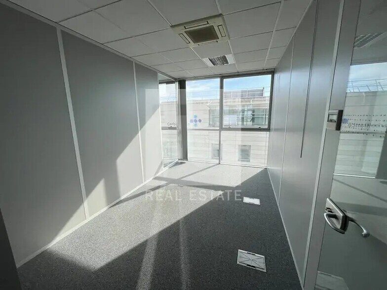 12 Rue Edison, Bron à louer - Photo intérieure – Image 2 sur 18