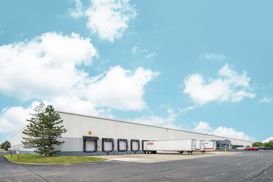 2030 Meridian Pl, Hebron, KY à louer - Photo de l’immeuble – Image 3 sur 11