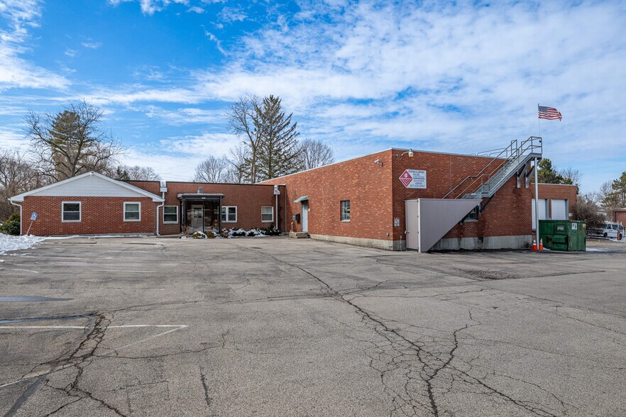 3946 Indian Ripple Rd, Dayton, OH à vendre - Photo de l’immeuble – Image 3 sur 44