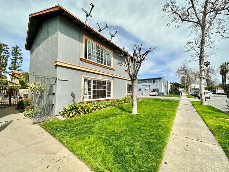 10791 Palma Vista Ave, Garden Grove, CA à vendre - Photo de l’immeuble – Image 2 sur 29