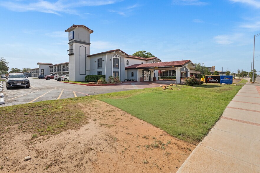 601 Avenue Q, Lubbock, TX à vendre - Photo de l’immeuble – Image 2 sur 17