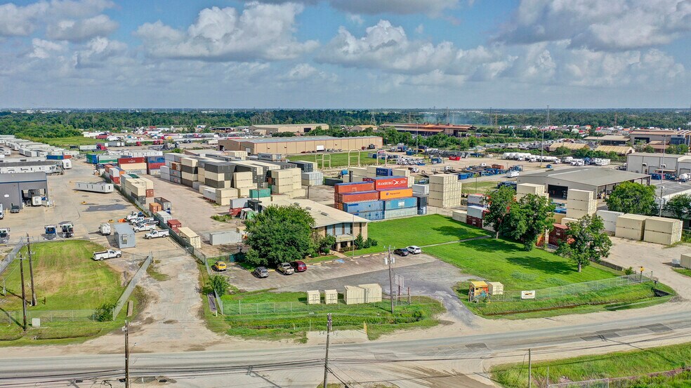 3807 Oates Rd, Houston, TX à louer - Photo de l’immeuble – Image 3 sur 8
