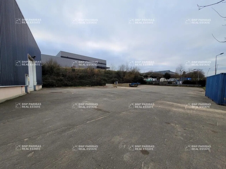 Bureau dans Valenton à louer - Photo de l’immeuble – Image 2 sur 4