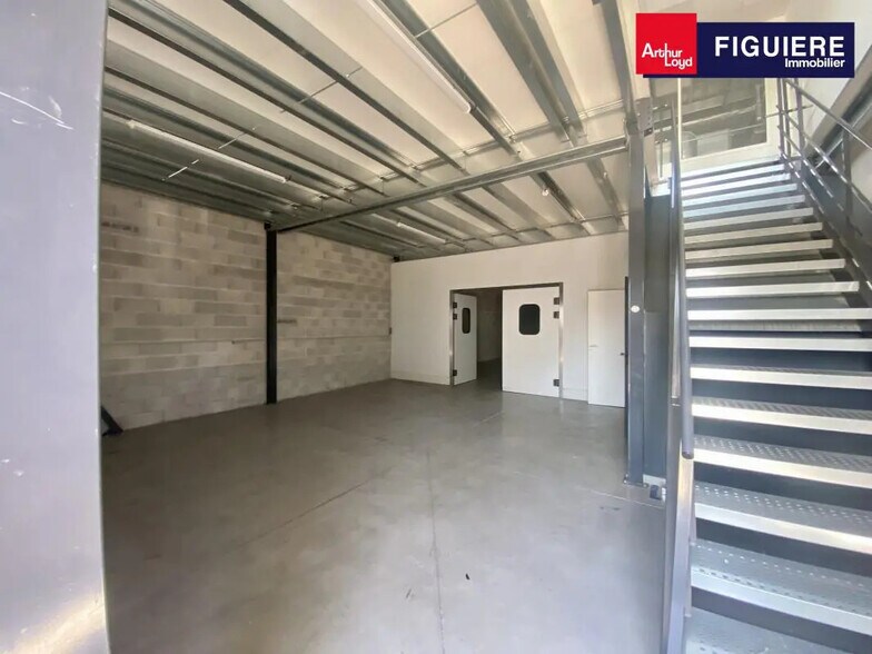 320 B Rue Topaze, Éguilles à louer - Photo de l’immeuble – Image 2 sur 9