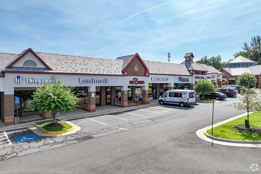 5930-6049 Centreville Crest Ln, Centreville, VA à louer - Photo de l’immeuble – Image 3 sur 5