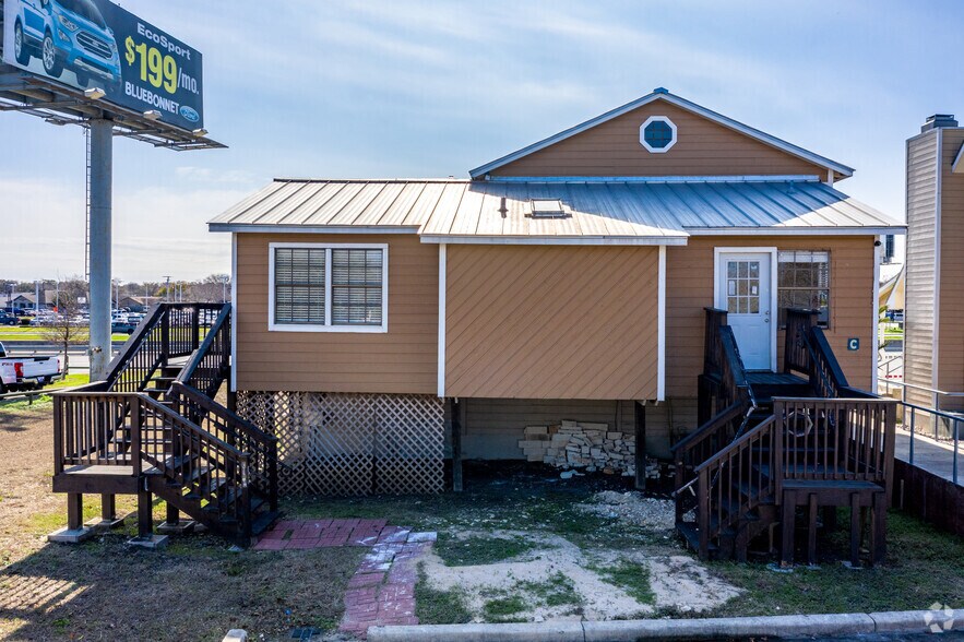 382 S Interstate 35, New Braunfels, TX à vendre - Photo de l’immeuble – Image 3 sur 7