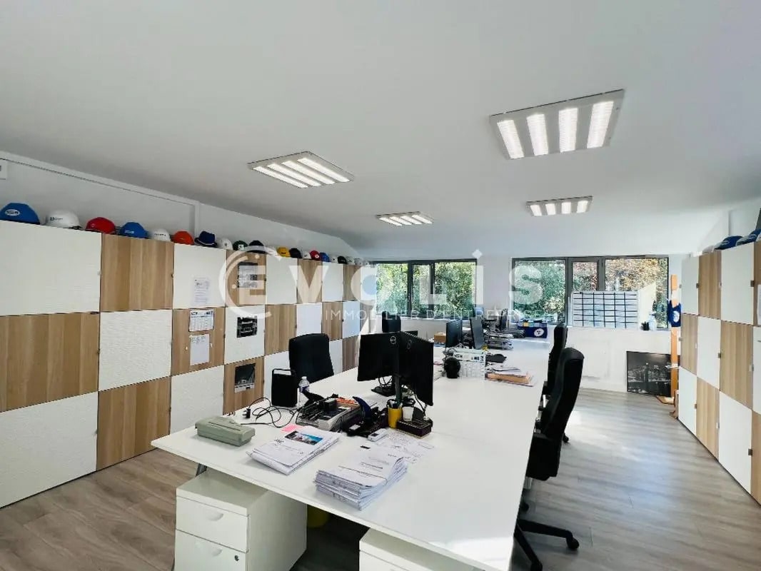 Bureau dans Champs-sur-Marne à louer Photo de l’immeuble– Image 1 sur 12