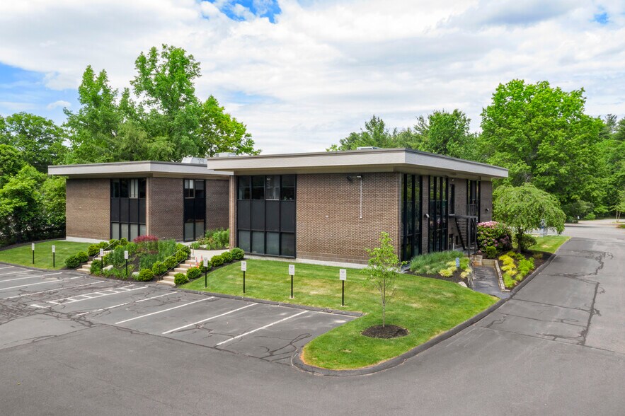 154 Wells Ave, Newton, MA à louer - Photo de l’immeuble – Image 2 sur 12