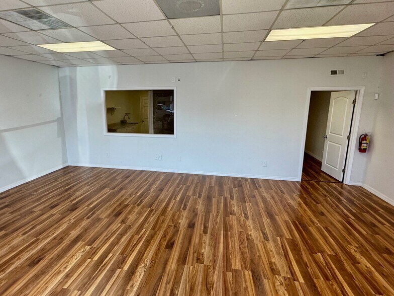 281-351 Airport Rd S, Naples, FL à louer - Photo de l’immeuble – Image 3 sur 11