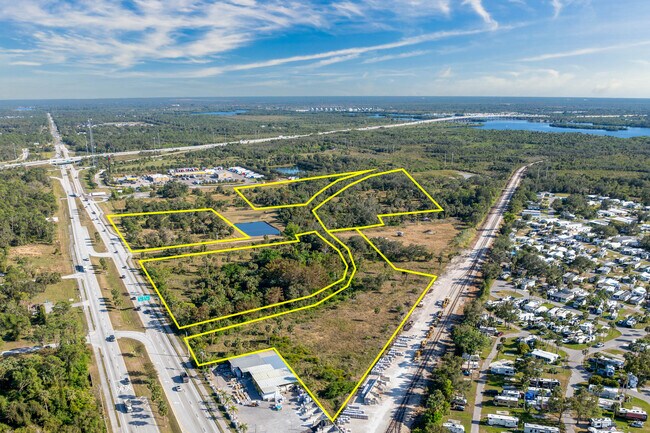Plus de détails pour 8360 Bayshore Rd., North Fort Myers, FL - Terrain à vendre