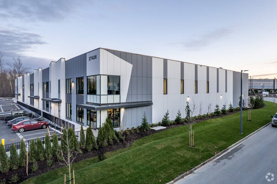 27426 60th Av, Langley Twp, BC à louer - Photo de l’immeuble – Image 2 sur 10