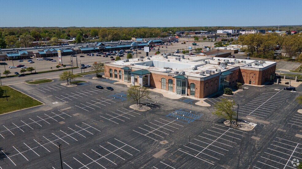 1001 28th St SW, Wyoming, MI à louer - Photo de l’immeuble – Image 2 sur 8