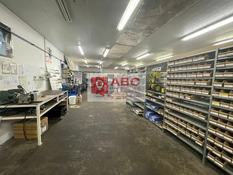 Local d’activités dans Sète à louer Photo intérieure– Image 1 sur 7