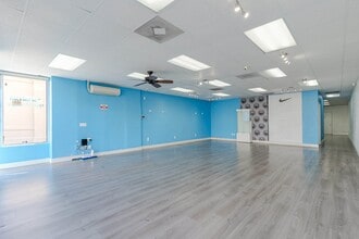 516 W Lancaster Blvd, Lancaster, CA à louer Photo de l’immeuble– Image 2 sur 18