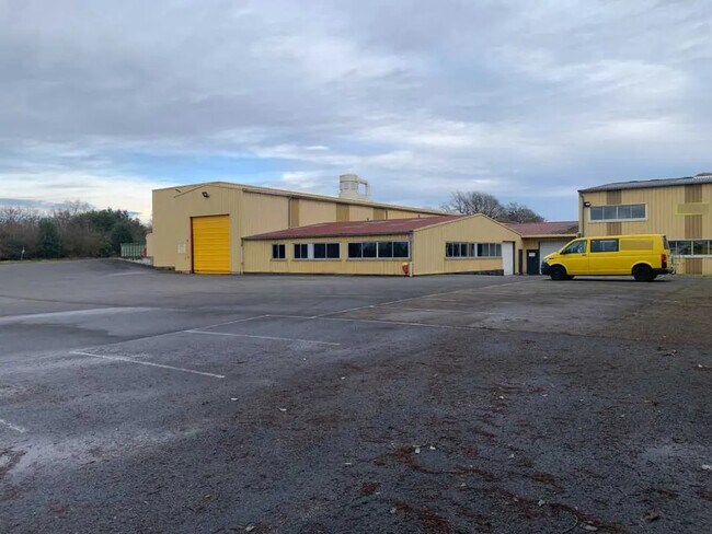 Plus de détails pour Local d’activités à vendre